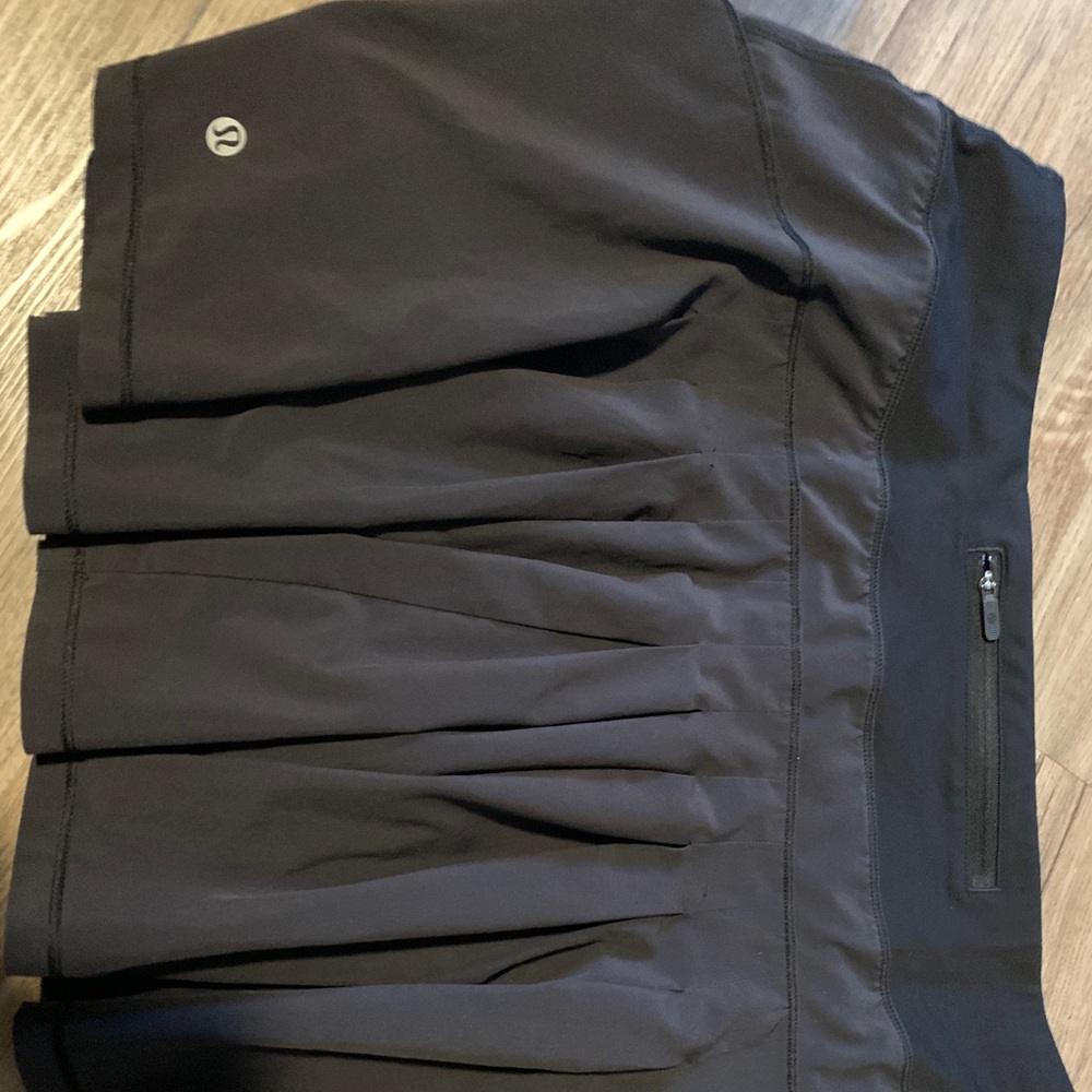 Black lulu tennis skirt